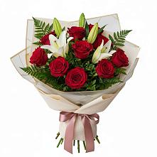 Букет цветов из:  Лилии и Розы в Геймановской