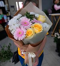 Букет цветов из:  Герберы, Розы и Хризантемы в Геймановской