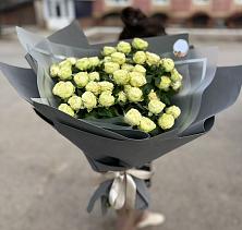 Букет Белые кустовые розы Солинеро в Геймановской