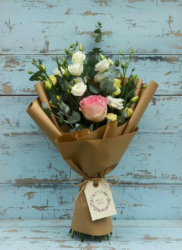 Букет цветов из: Розы и Лизиантусы в Геймановской