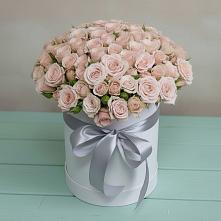 Цветочная композиция из Розы в шляпной коробке в Геймановской