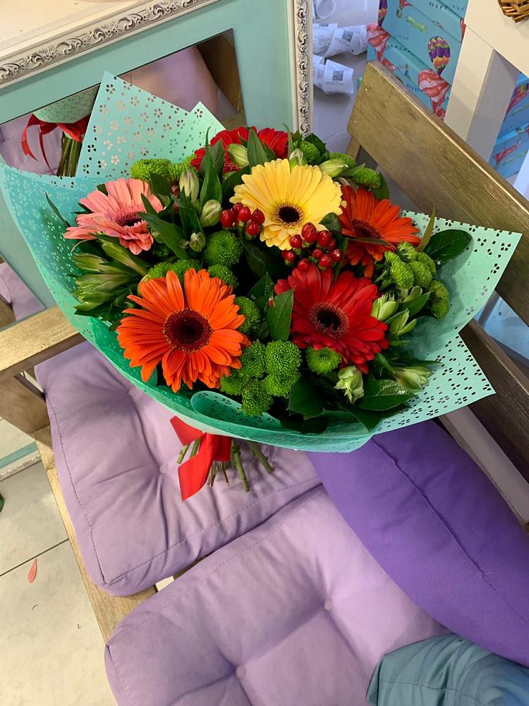 Букет цветов из: Герберы, Хризантемы и Альстромерии в Геймановской