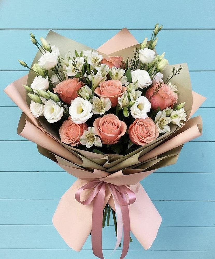 Букет цветов из: Розы, Альстромерии и Лизиантусы в Геймановской