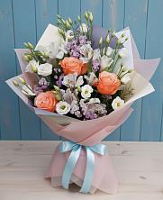 Букет цветов из:  Лизиантусы, Розы, Альстромерии и Гипсофила в Геймановской