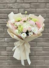 Букет цветов из:  Гвоздики, Розы, Лизиантусы и Хризантемы #REPLACE_PRED# Геймановской