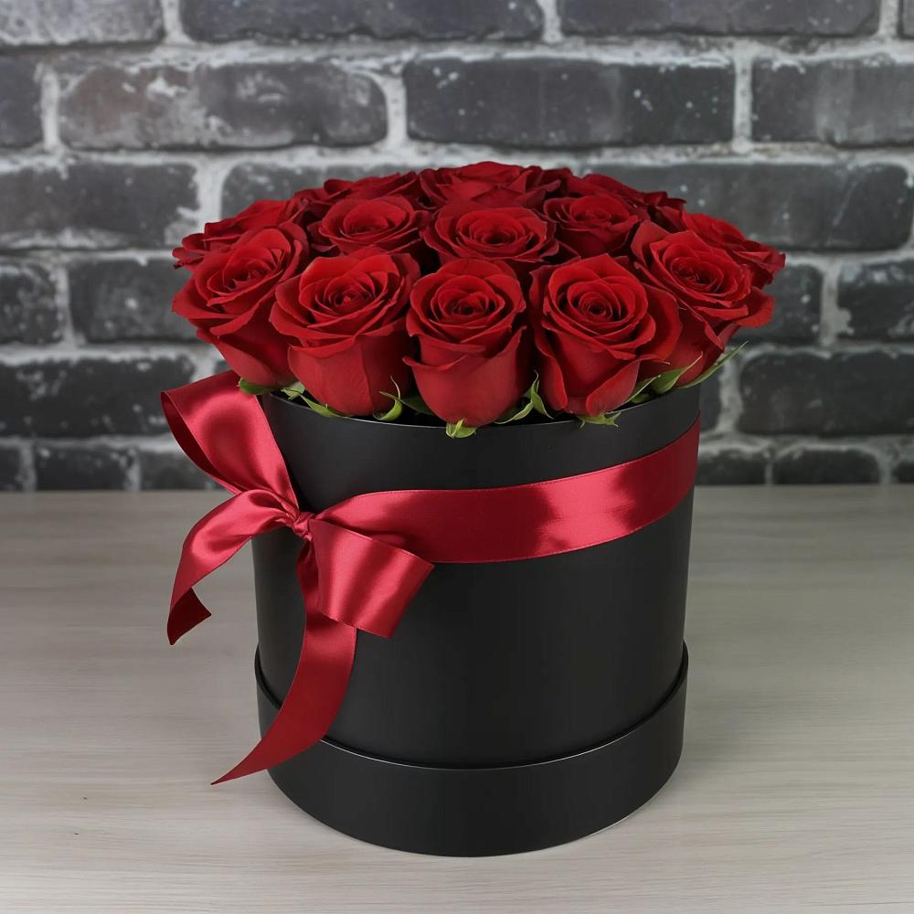 Цветочная композиция из Розы в шляпной коробке в Геймановской