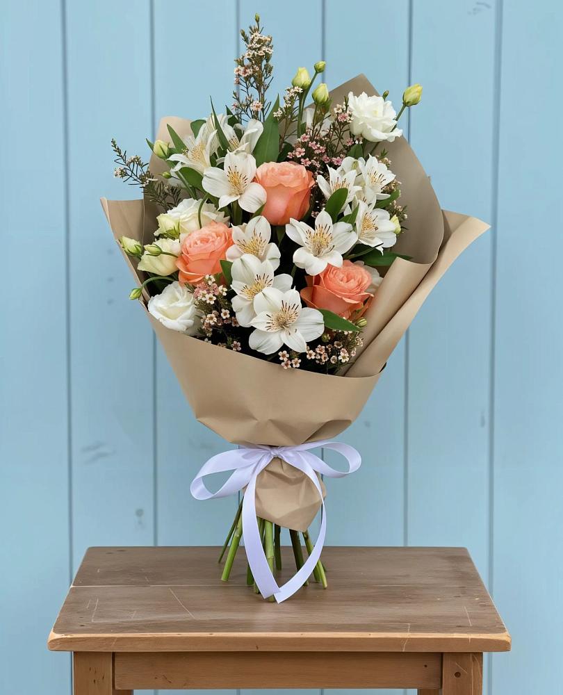 Букет цветов из: Альстромерии, Лизиантусы, Розы и Хризантемы в Геймановской