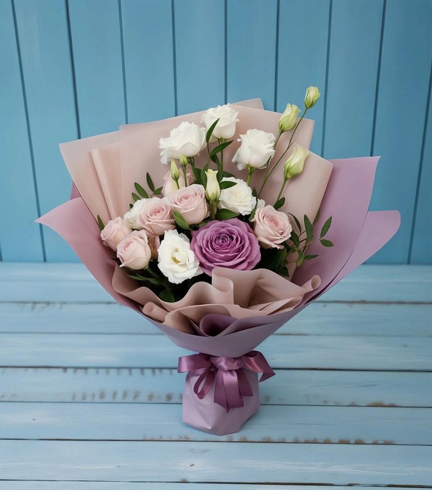 Букет цветов из: Розы и Лизиантусы в Геймановской